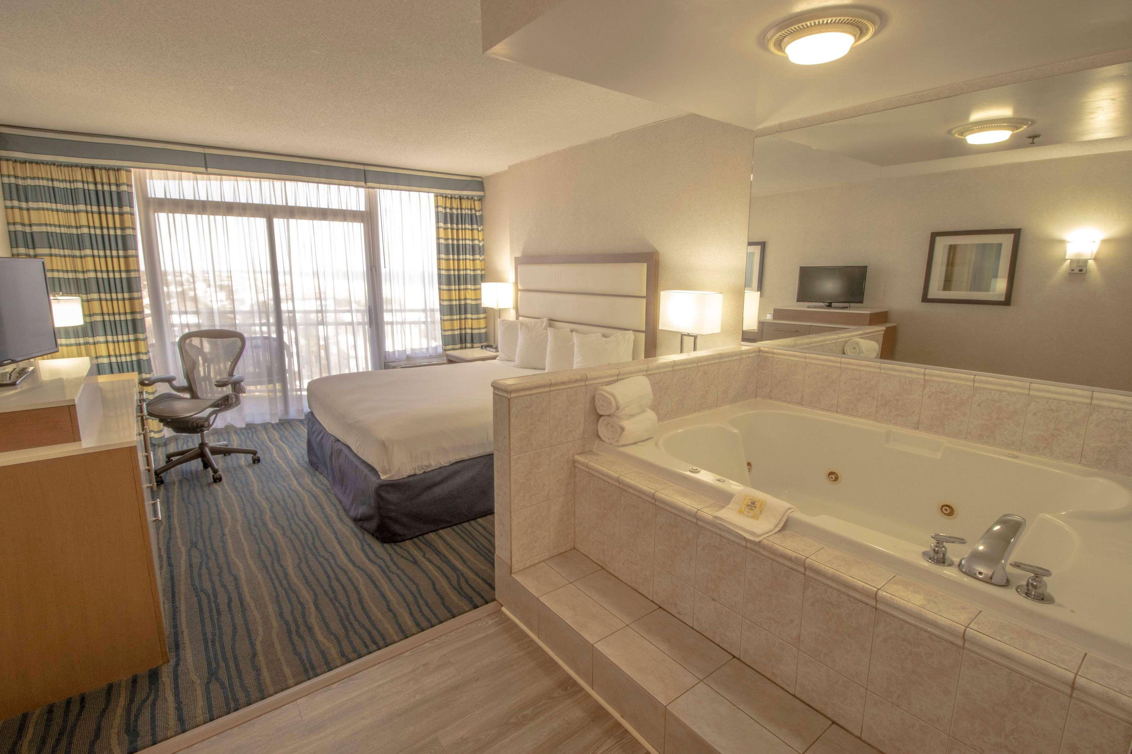 วินด์แฮม เวอร์จิเนียบีช โอเชียนฟรอนต์ Hotel ภายนอก รูปภาพ