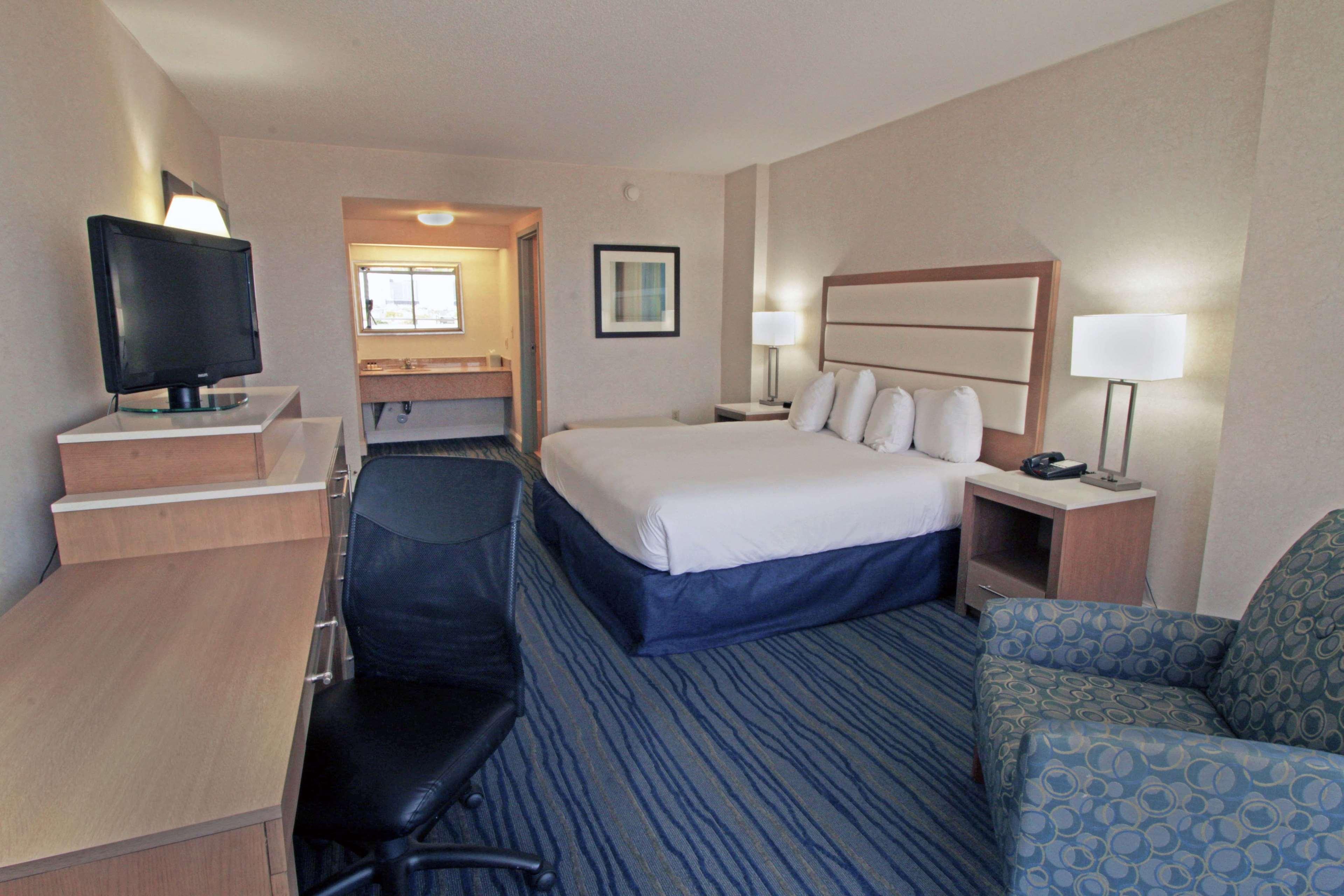 วินด์แฮม เวอร์จิเนียบีช โอเชียนฟรอนต์ Hotel ภายนอก รูปภาพ